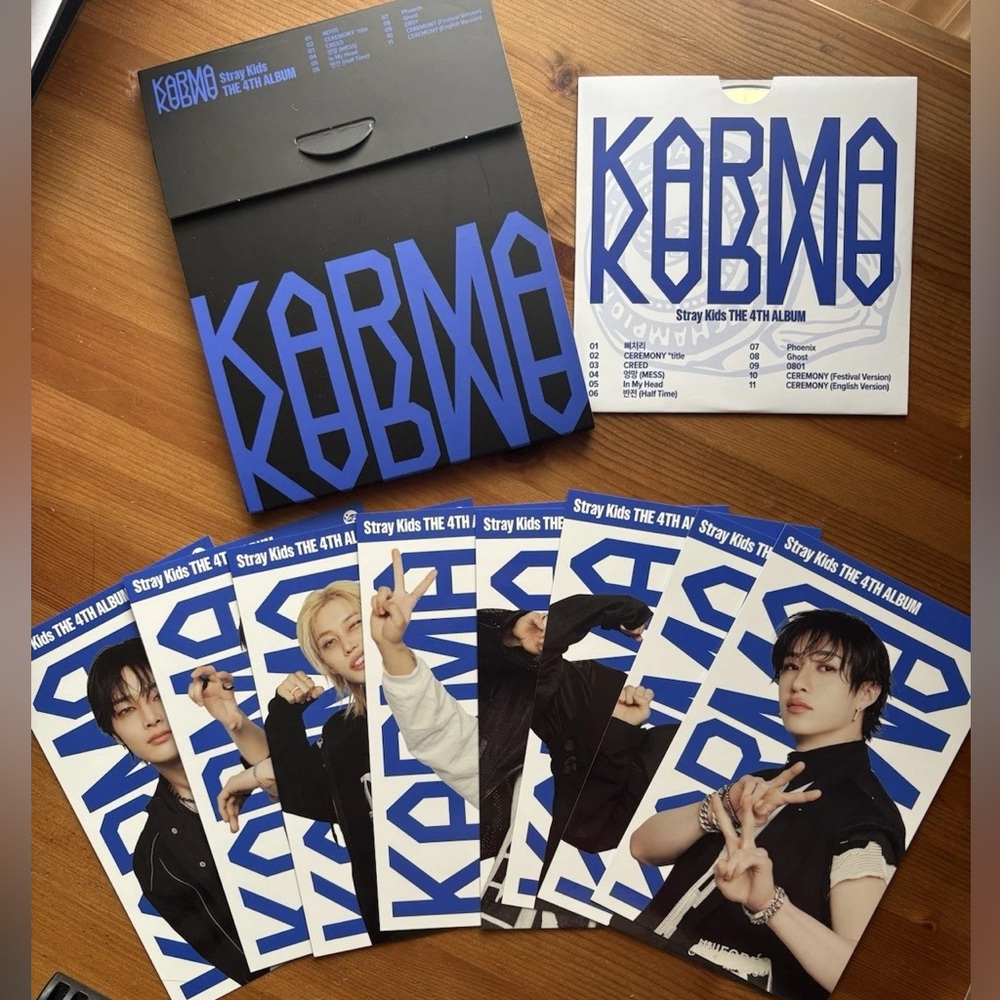 Stray Kids 'Karma' Album Set No Photocard